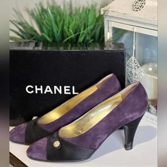 Chanel Vintage Women's Purple Suede and Black Heels - Picture 1 of 16